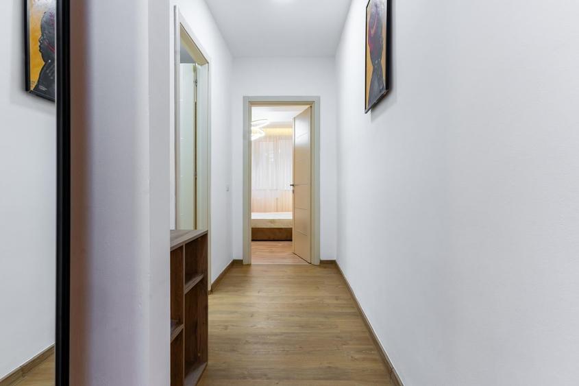 Apartament cu 3 camere semidecomandat în Herăstrău