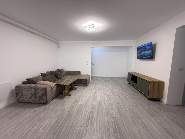 Apartament cu 2 camere semidecomandat, mobilat în Central