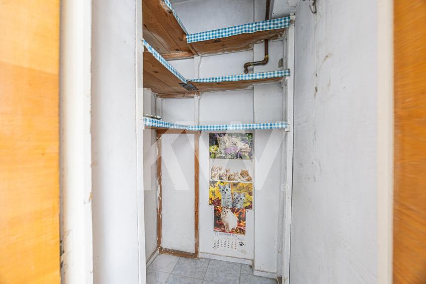 Apartament cu 3 camere decomandat în Noua