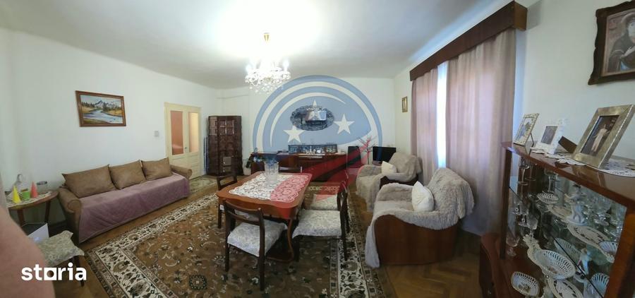 Casă cu 4 camere cu Teren 1634 Mp în Central