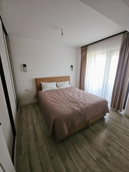 Apartament cu 3 camere decomandat în Valea Adâncă