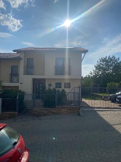 Duplex cu 4 camere cu Canalizare în Dâmbul Rotund