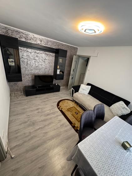 Apartament cu 2 camere semidecomandat în Exterior Vest