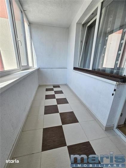 Apartament cu 2 camere decomandat în 22 Decembrie 1989