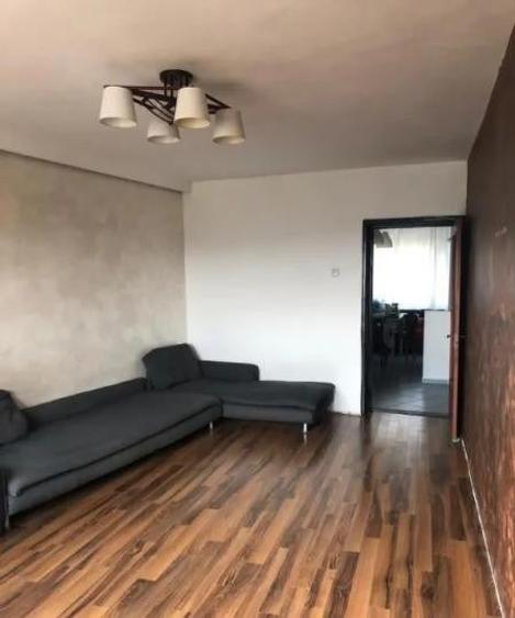 Apartament cu 3 camere decomandat în Basarabia