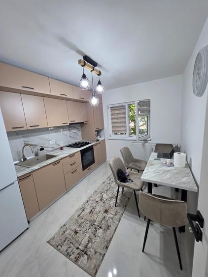 Apartament cu 2 camere decomandat, mobilat în Băneasa