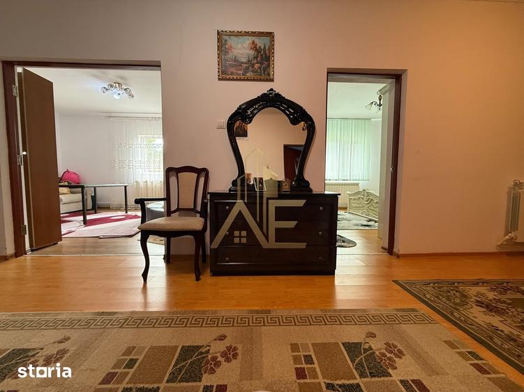 Casă cu 3 camere cu Teren 1100 Mp în Central