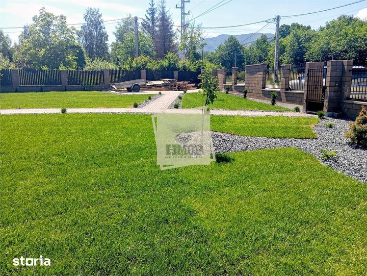 Casă cu 5 camere cu Teren 800 Mp în Sadu