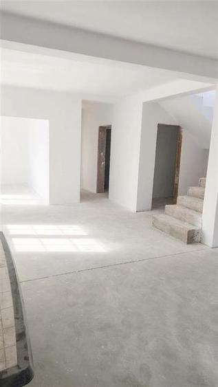 Casă cu 3 camere cu Teren 844 Mp în Nufărul