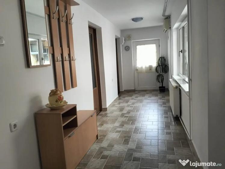 Casă cu 3 camere în Colentina