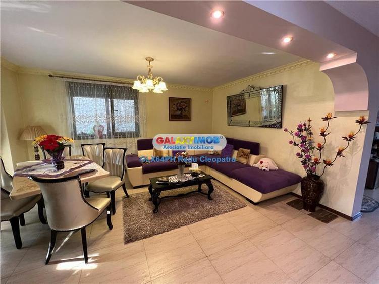 Casă cu 5 camere cu Garaj în Central