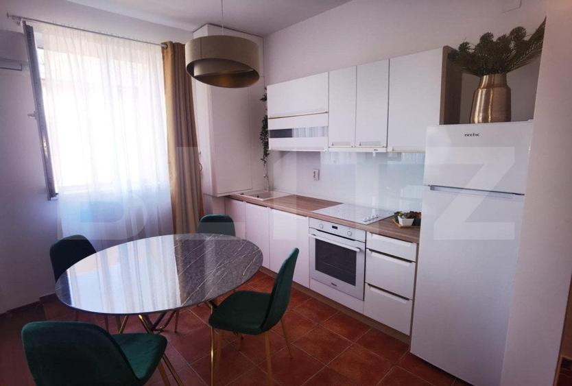 Apartament cu 3 camere decomandat, mobilat în Odobescu