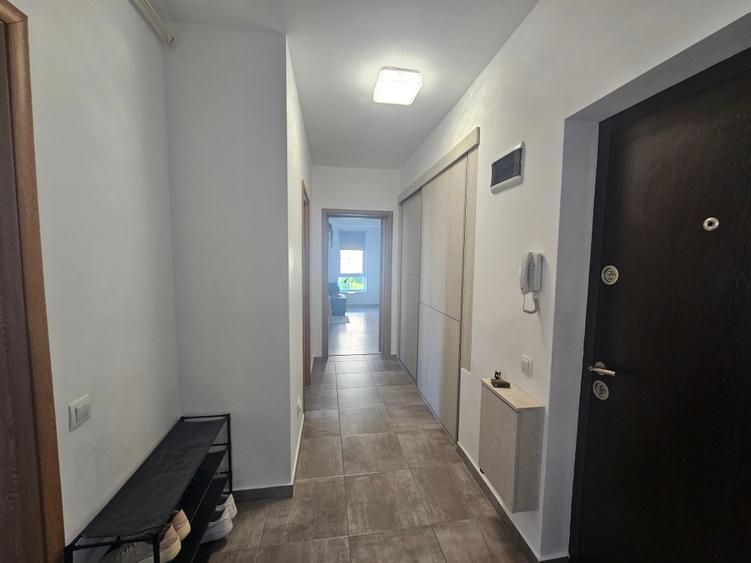 Apartament cu 2 camere decomandat în Apărătorii Patriei