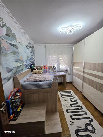 Apartament cu 3 camere decomandat în Obcini