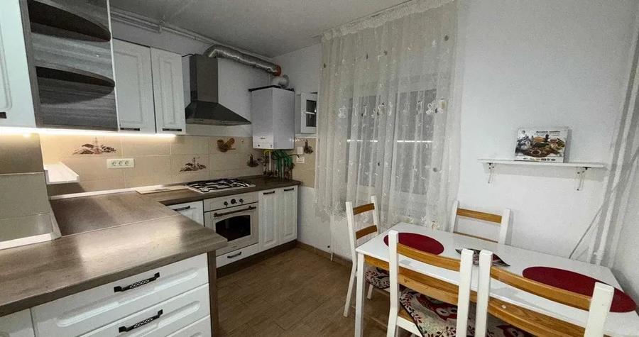 Apartament cu 2 camere decomandat, mobilat în Vitan