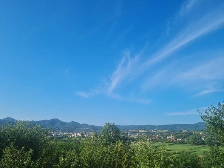 Casă cu Teren 1800 Mp în Central