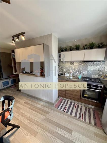 Apartament cu 3 camere decomandat, mobilat în Central