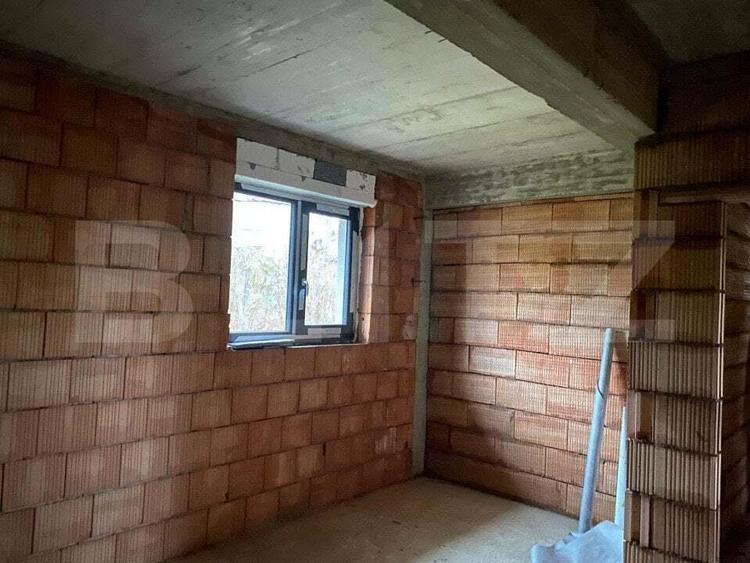 Casă cu 4 camere cu Teren 500 Mp în Feleacu