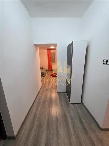 Apartament cu 5 camere decomandat, mobilat în Girocului