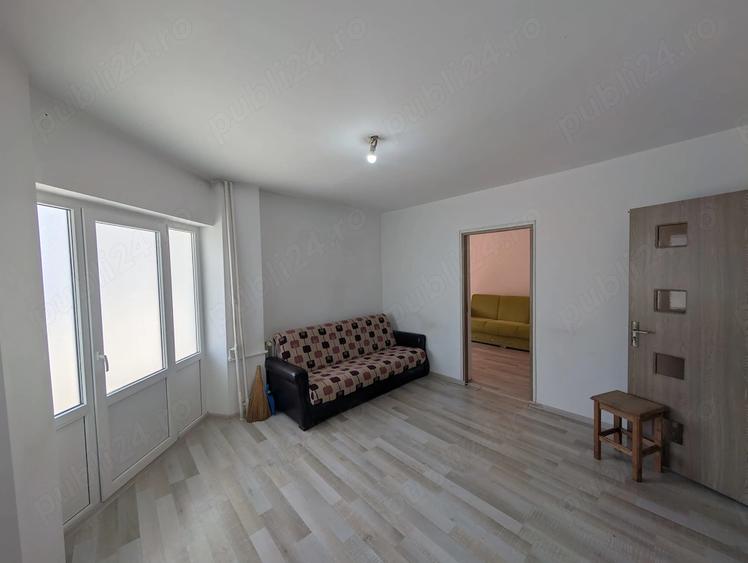 Apartament cu 2 camere semidecomandat în 8 Martie