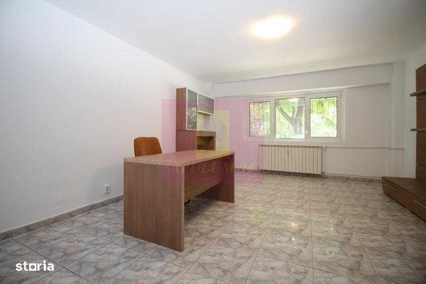 Apartament cu 3 camere decomandat în Decebal