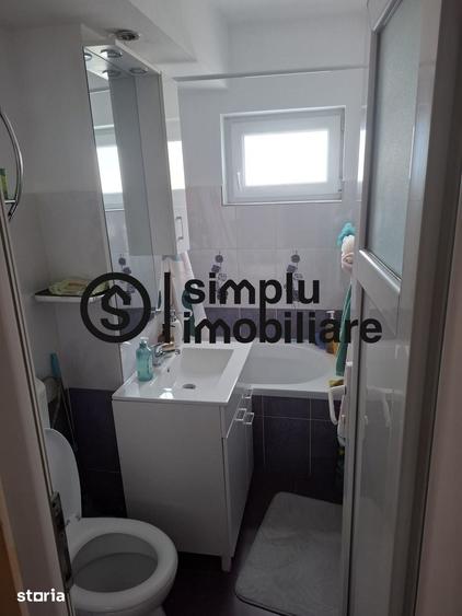 Apartament cu 3 camere în Craiovița Nouă