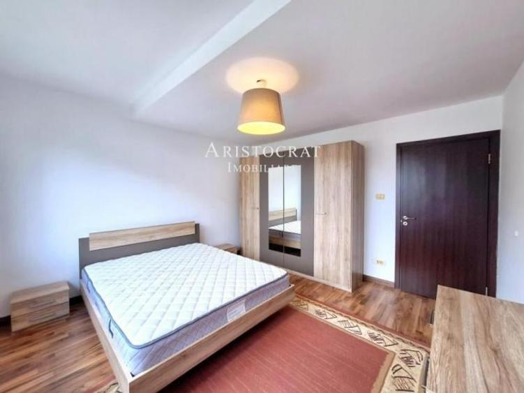 Casă cu 7 camere cu Teren 500 Mp în Corbeanca