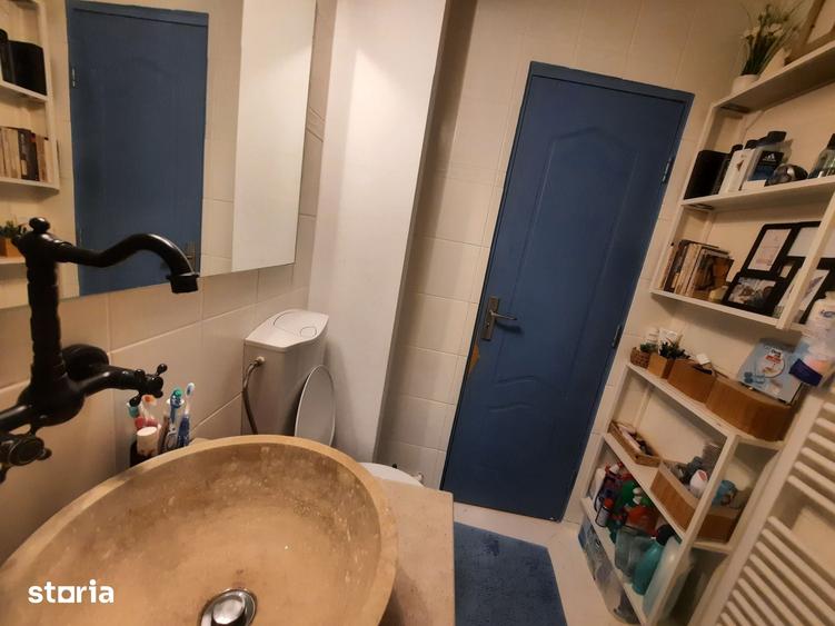 Apartament cu 3 camere semidecomandat în Central