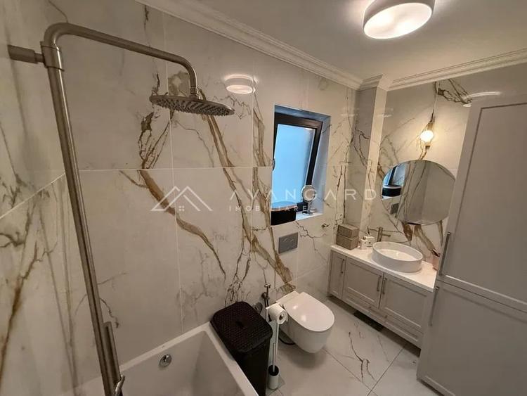 Apartament cu 3 camere semidecomandat, mobilat în Bună Ziua