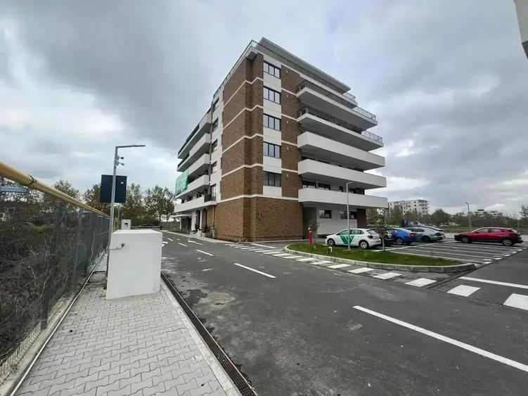 Penthouse cu 3 camere decomandat în Sisești