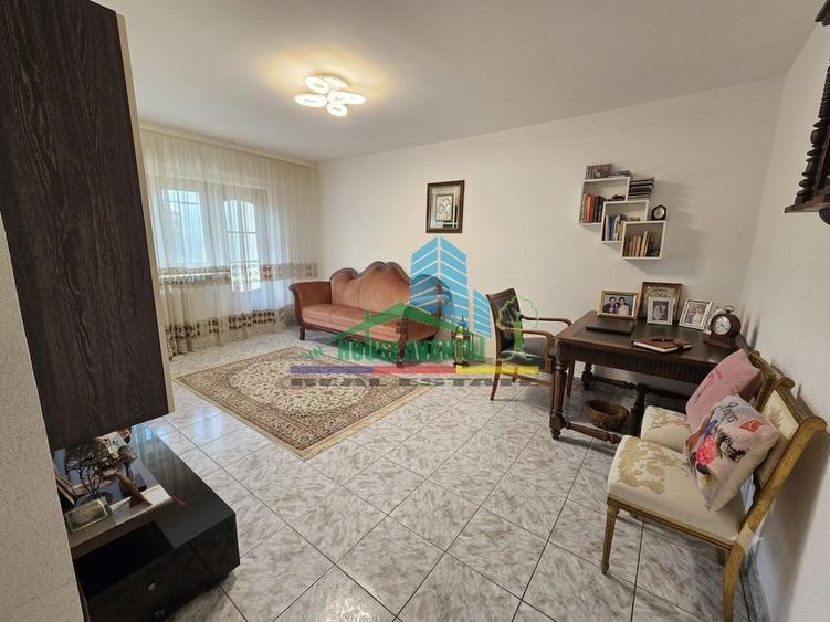 Oportunitate Ultracentrală | Apartament 3 camere Piața Unirii, Focșani - 2