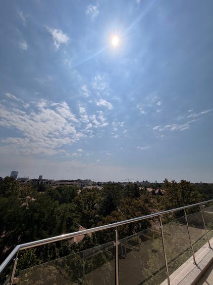Apartament cu 3 camere semidecomandat în Herăstrău