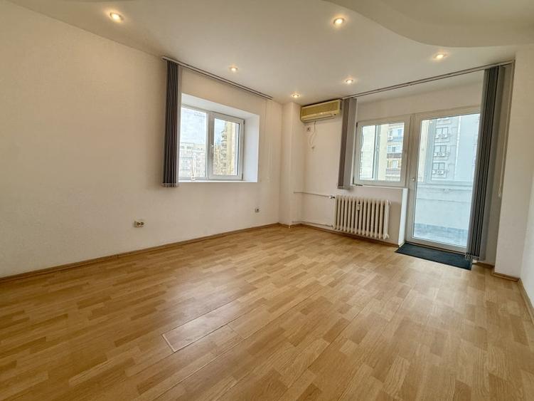 Apartament cu 3 camere decomandat în Decebal