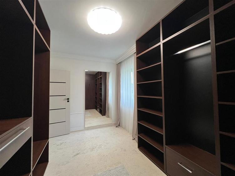 Duplex cu 5 camere cu Teren 250 Mp în Exterior Vest