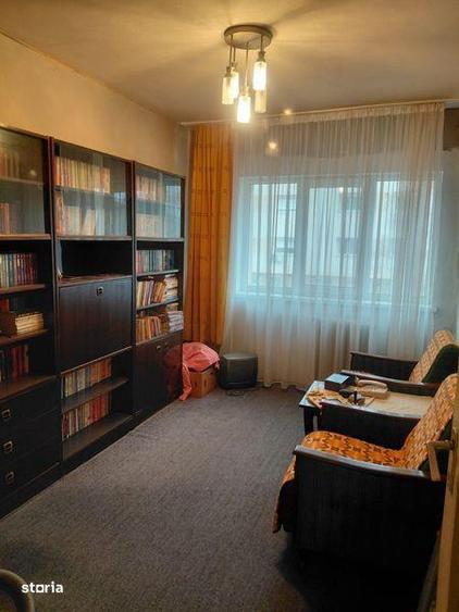 Apartament cu 4 camere decomandat în Central