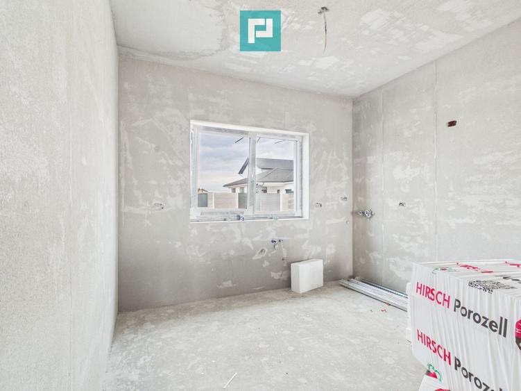 Duplex cu 4 camere cu Canalizare în Săcălaz