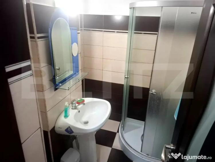 Apartament cu 3 camere decomandat în Micro 6
