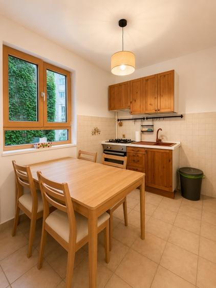 Apartament cu 2 camere decomandat, mobilat în Sala Palatului