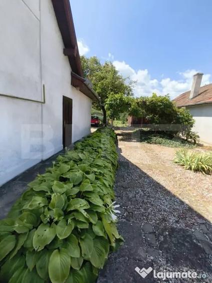 Casă cu 3 camere cu Teren 1400 Mp în Central