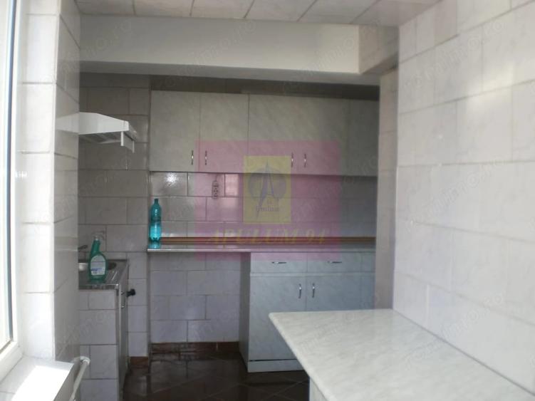 Apartament cu 3 camere decomandat în Decebal