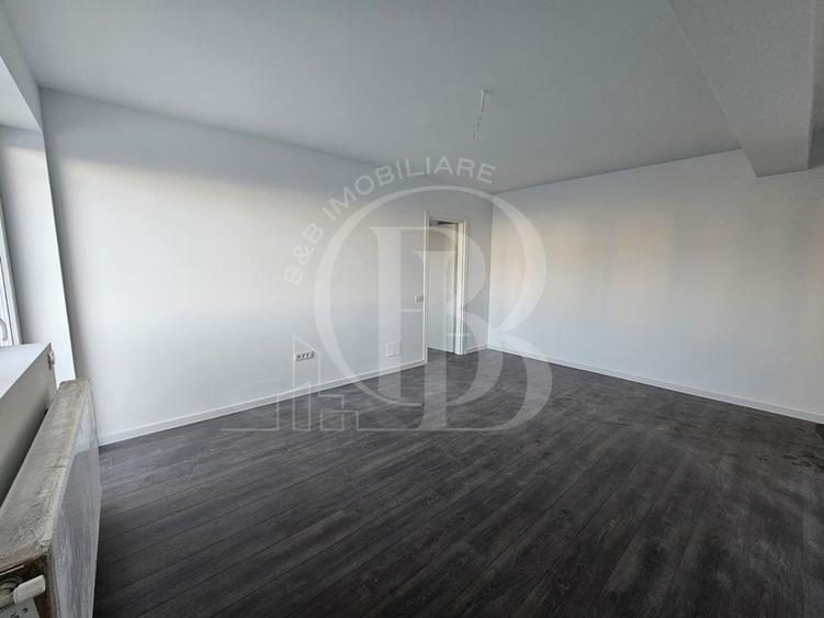 Apartament cu 3 camere semidecomandat în Theodor Pallady