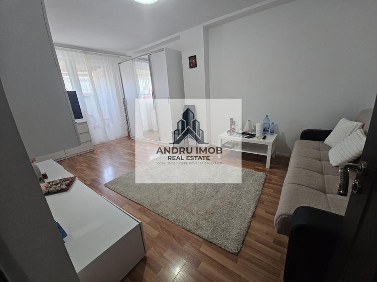 Apartament cu 3 camere decomandat în Dristor