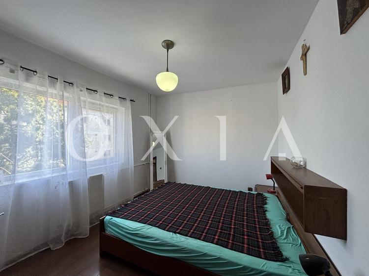 Apartament cu 2 camere semidecomandat, mobilat în Soarelui