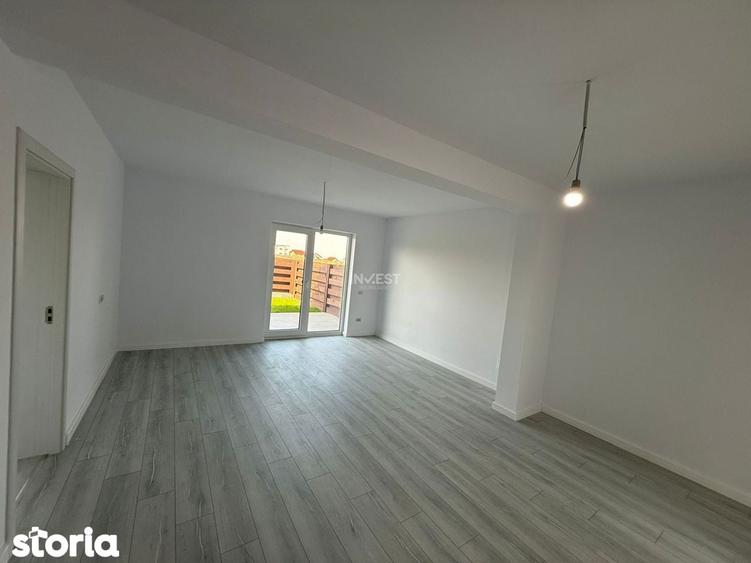 Casă cu 5 camere cu Teren 250 Mp în Valea Lupului
