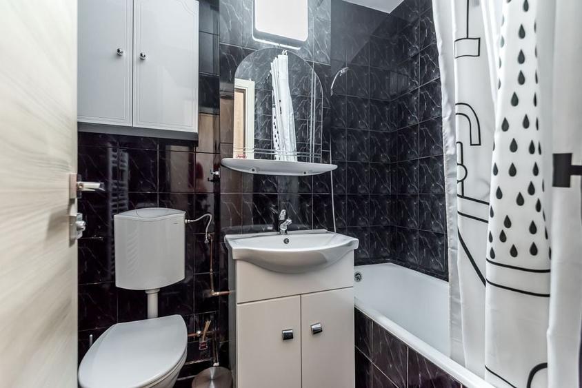 Apartament cu 5 camere decomandat în Central