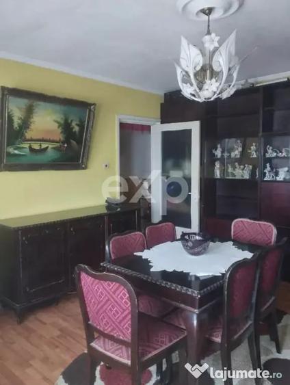 Apartament cu 2 camere decomandat în Prundu