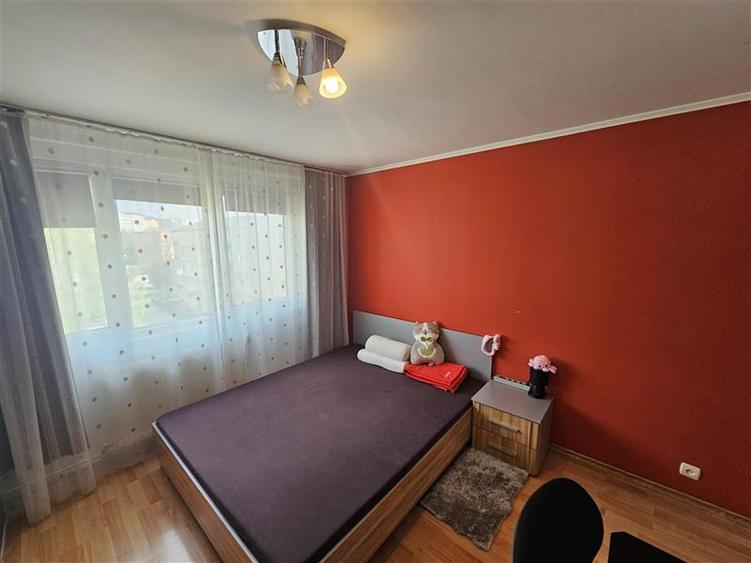 Apartament cu 2 camere decomandat, mobilat în Micro I