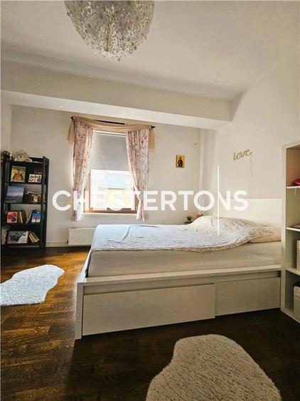 Casă cu 7 camere cu Teren 187 Mp în Domenii