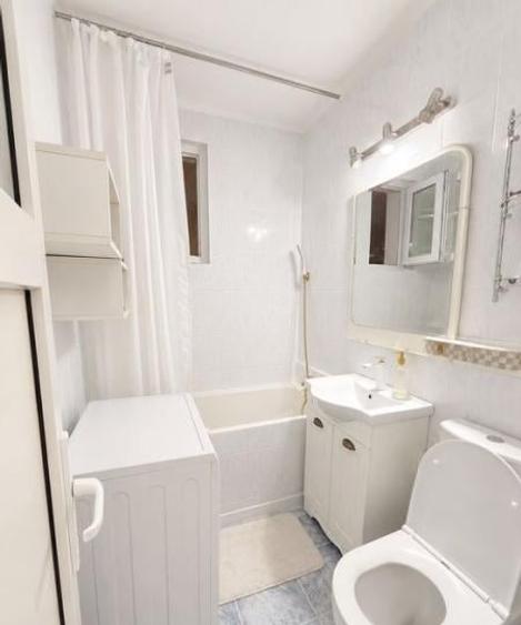 Apartament cu 2 camere semidecomandat în Baba Novac
