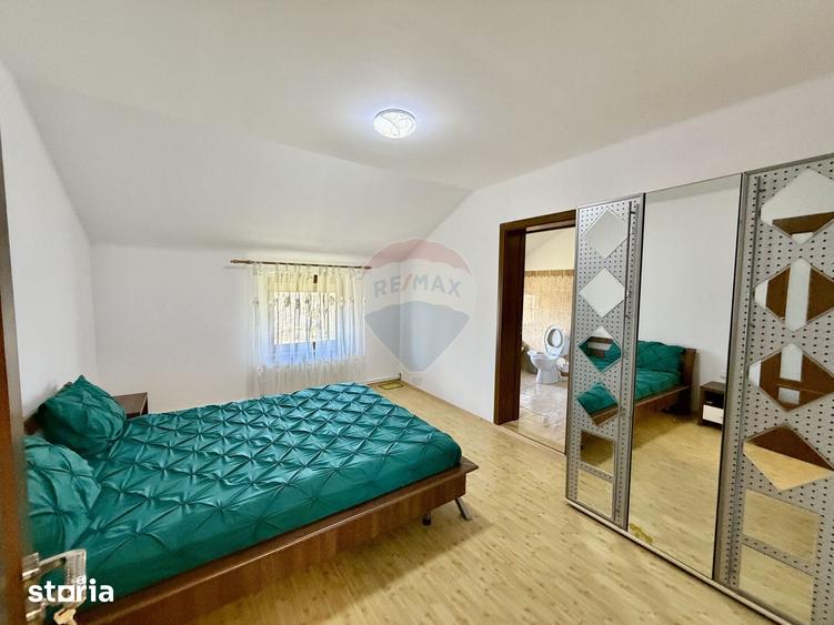 Casă cu 5 camere cu Teren 3400 Mp în Garoafa